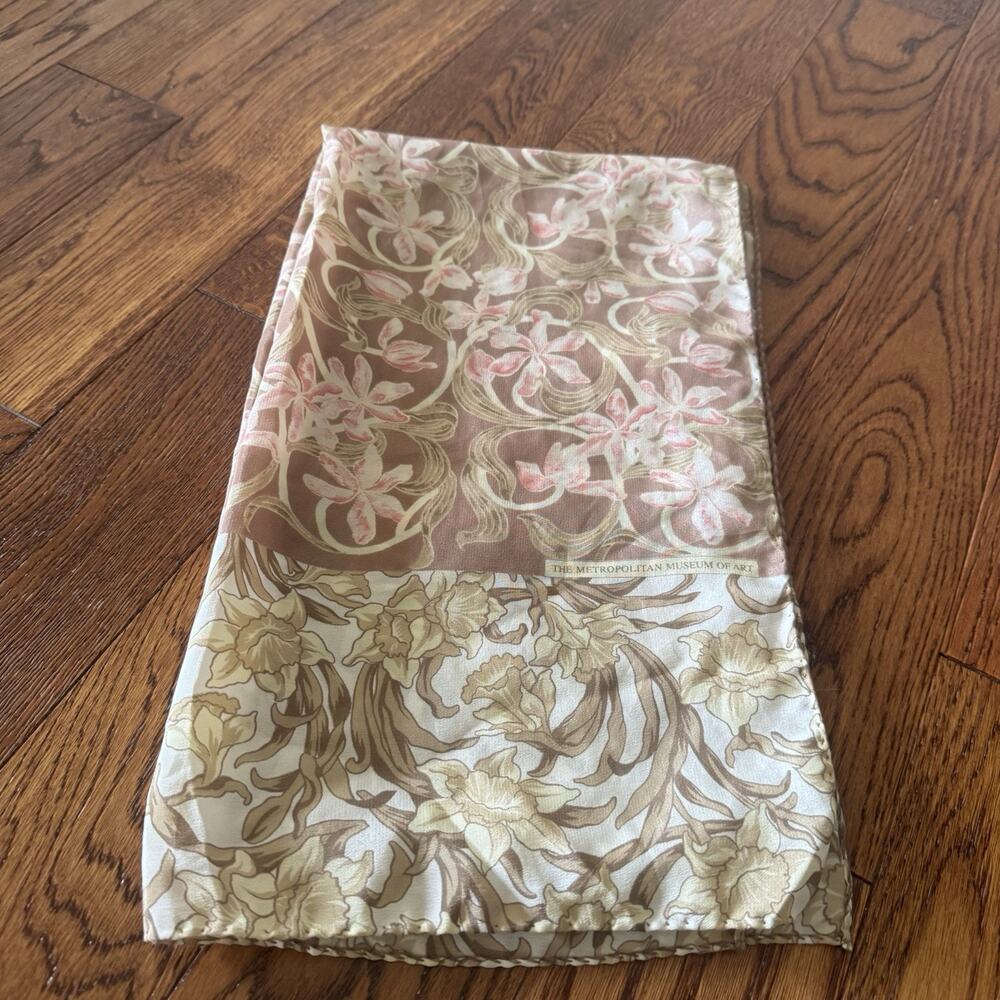 The Metropolitan Museum Of Art Silk Scarf Made in Italy Floral MET Art to Wear